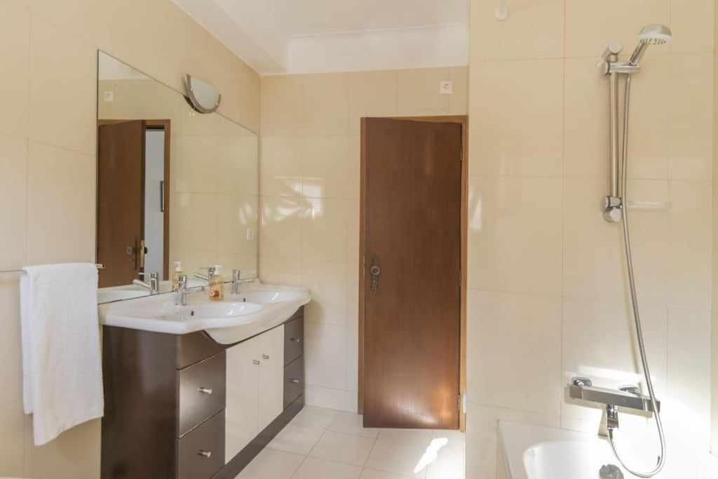 فيلا Quintinha De Sabadim - 500 Metros Da Ecovia De Sistelo اركوس دي فالديفيز المظهر الخارجي الصورة